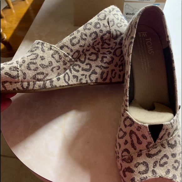 Tom’s wedge shoes size 6 - Picture 1 of 2